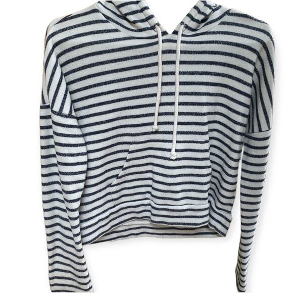 Forever 21 Adorable Stripped cropped Top Hoodie Size S in wonderful condition - Picture 2 of 3